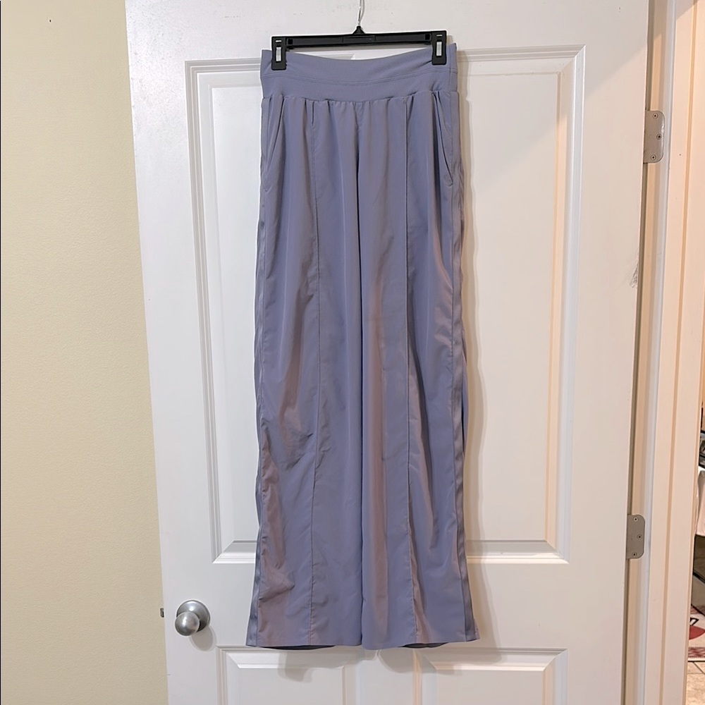 Athleta Women's Wide Leg Pants in Light Gray - Picture 3 of 13